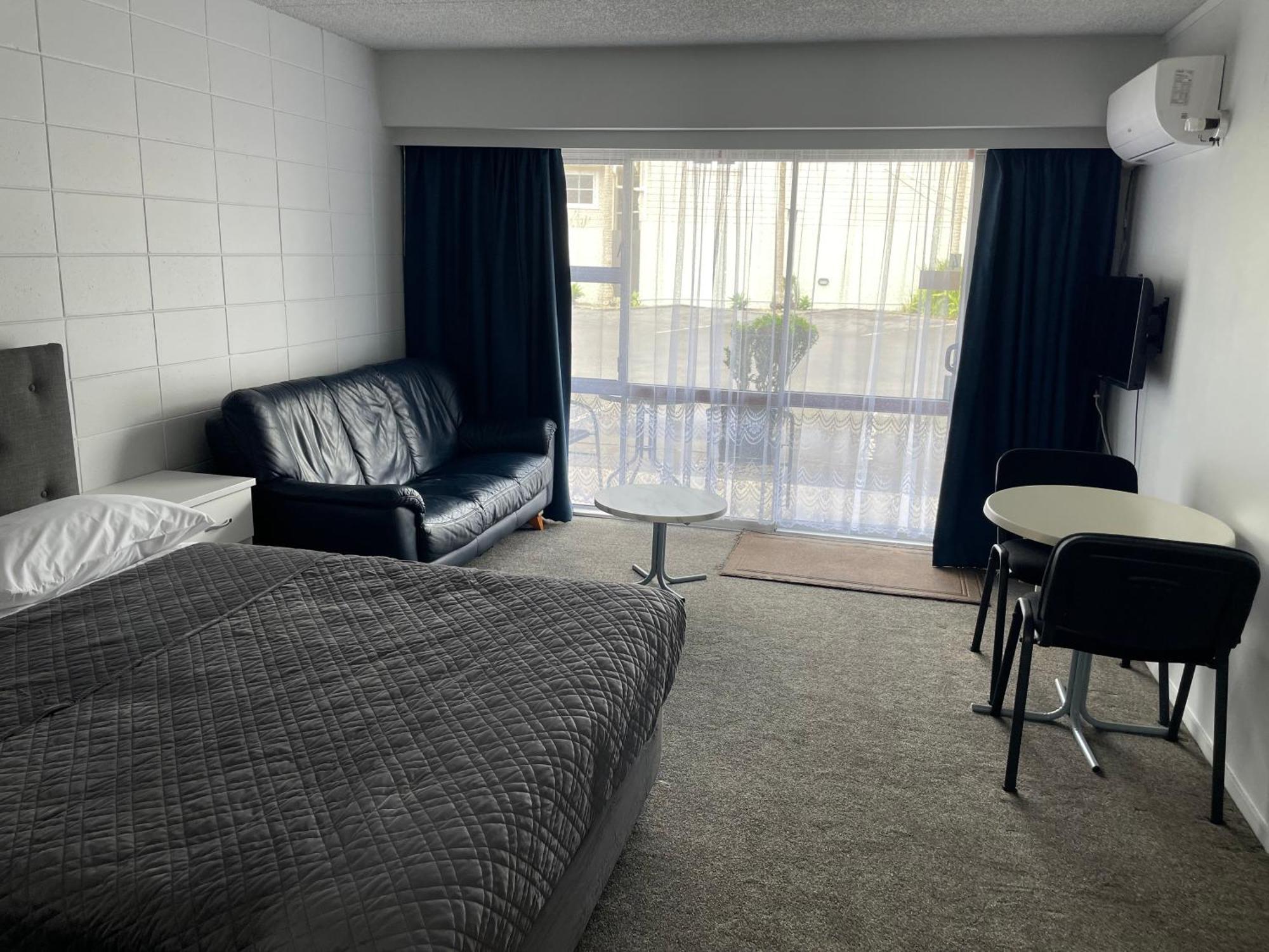 Aaron Court Motel Уангарей Екстериор снимка