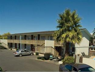 Aaron Court Motel Уангарей Екстериор снимка